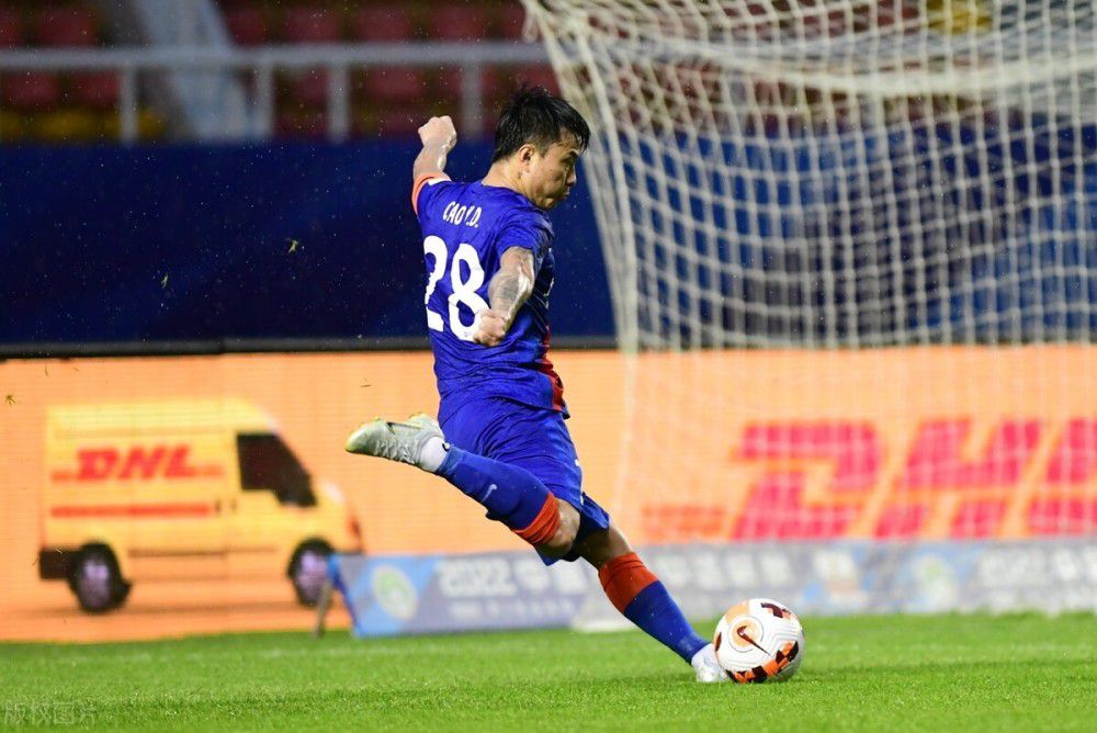 巴萨与朗格莱的合同到2026年到期，他们需要为球员寻找新的下家，巴萨也期望能与其解约释放薪资空间。